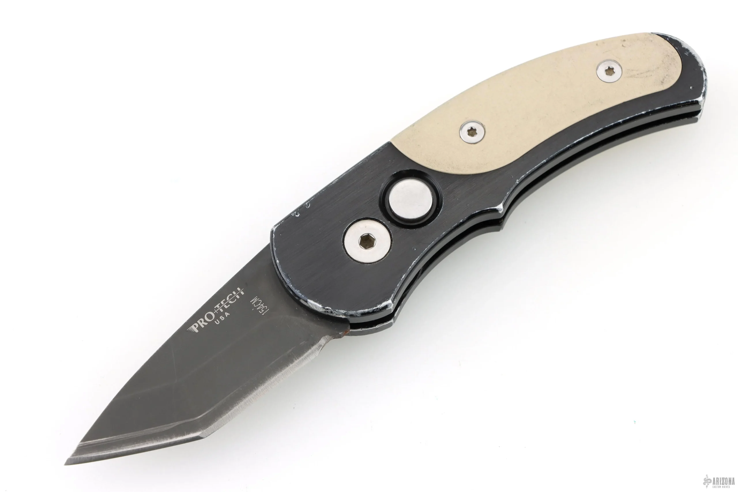 5452 Runt J4 Tanto Tuxedo