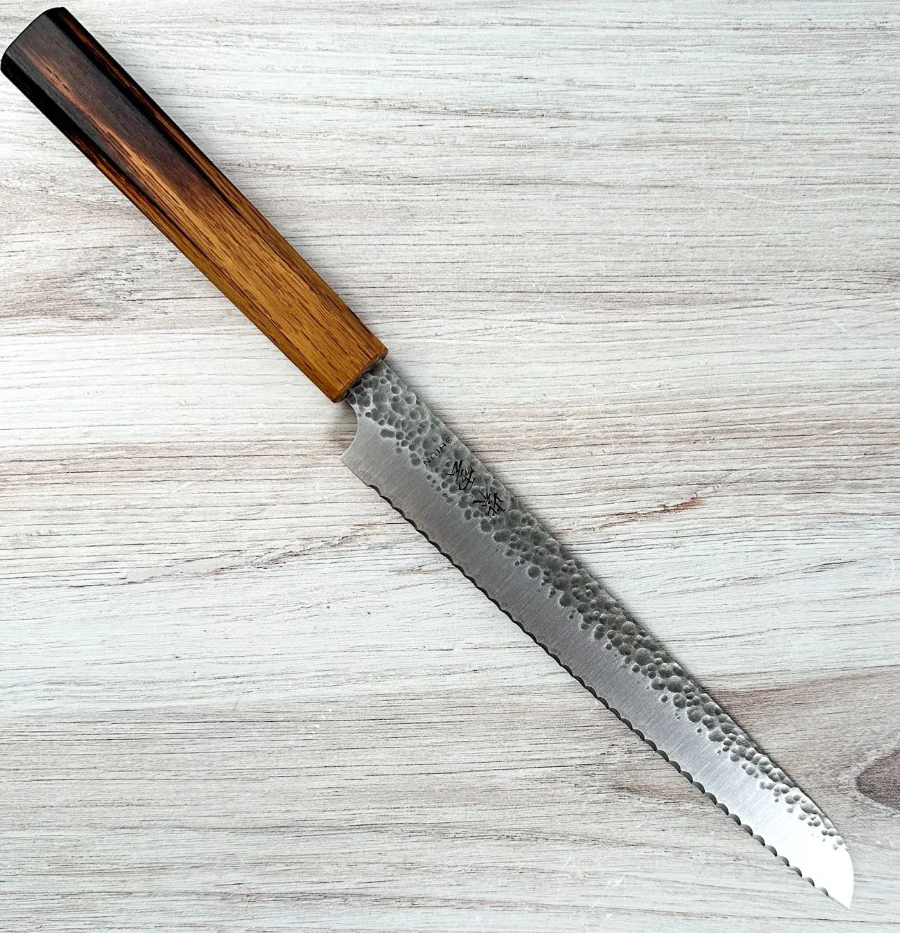 Kanetsugu Shiun VG10 Bread Knife 210mm