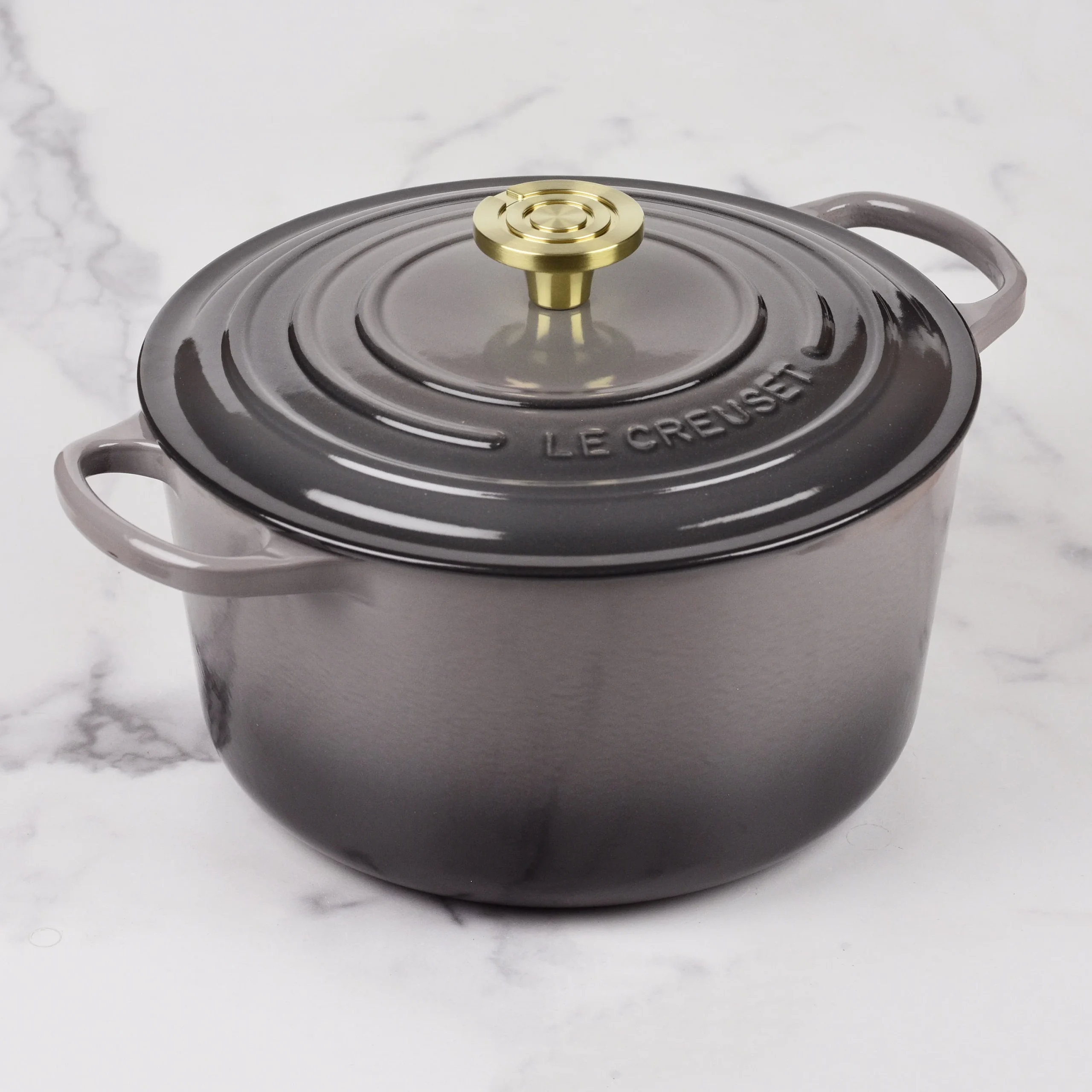 Le Creuset Signature Cast Iron 6.5-quart Oyster Round Deep Oven with Light Gold Crucible Knob