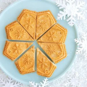 Nordic Ware Sweet Snowflakes Shortbread Pan
