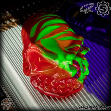 Starlingear: Ryk Maverick Custom Uranium Glass Slickster - Green/Red